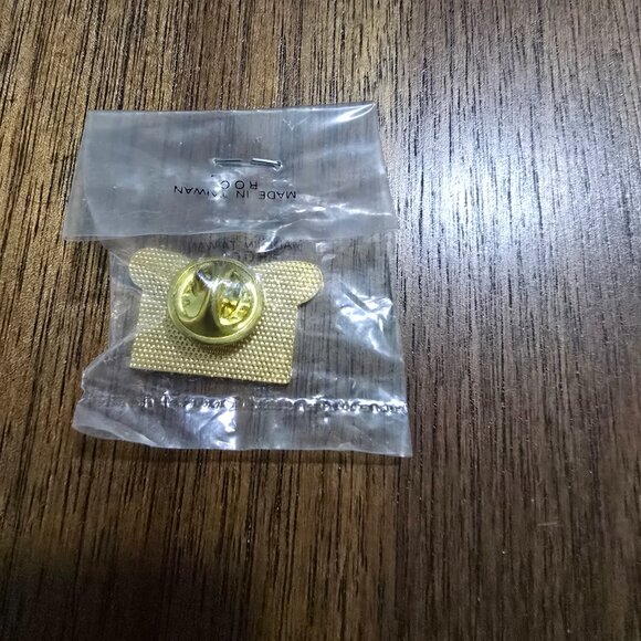 Mosquito Lapel Pin Boots Quirky Vintage Collectible New in Plastic Funny - Picture 2 of 3